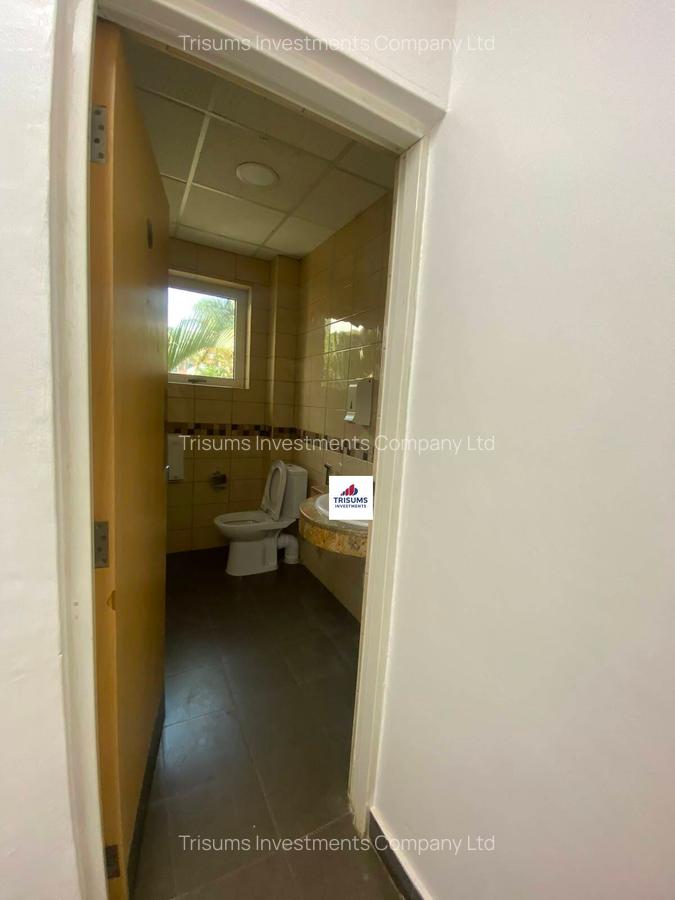 2,500 ft² Commercial Property with Fibre Internet in Riverside - 17