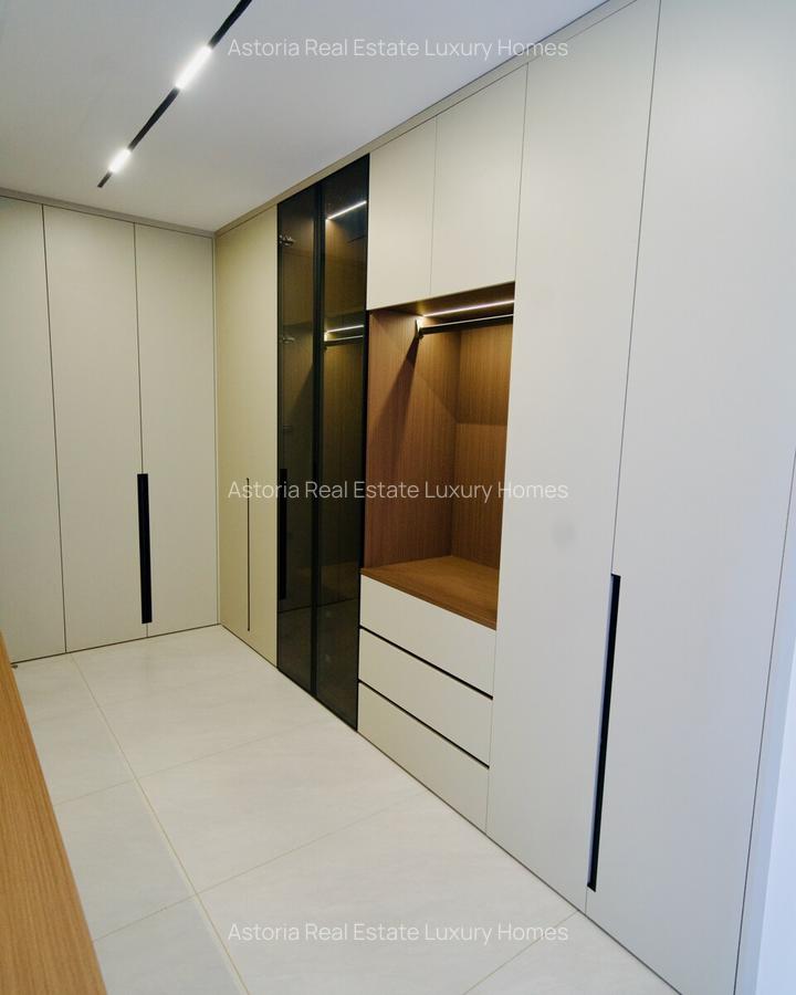 5 Bed Villa with En Suite at 2026-378 - 16