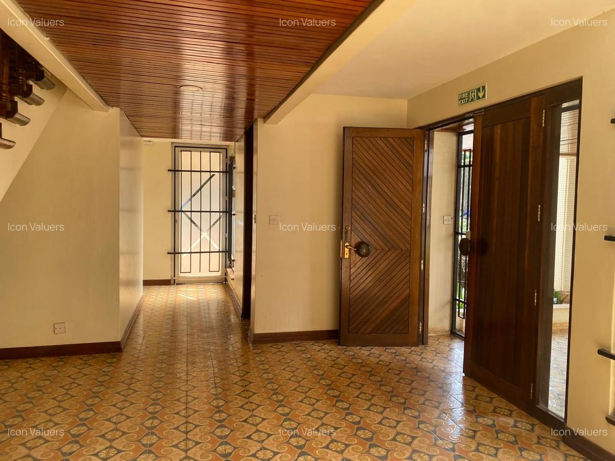 5,000 ft² Office with Service Charge Included at Kabarsiran Avenue - 2