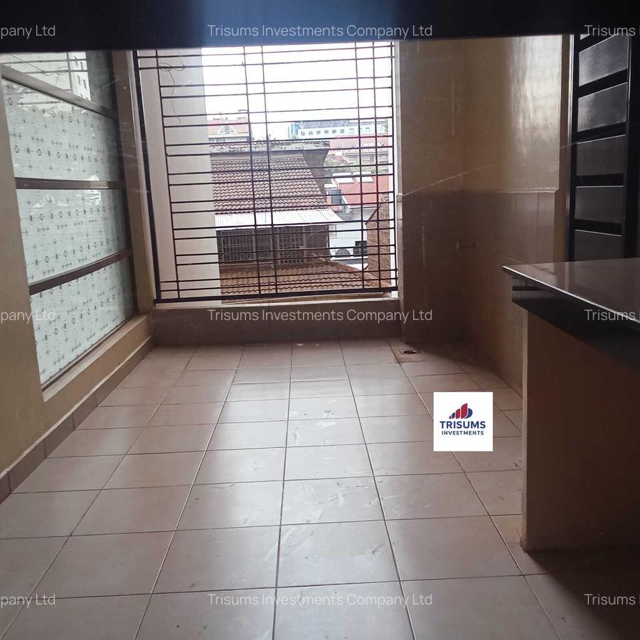 4 Bed Apartment with En Suite in Parklands - 16