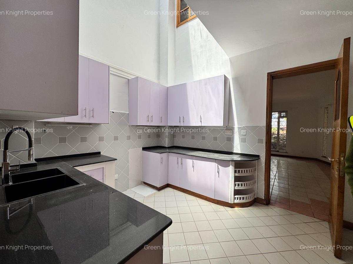 4 Bed Townhouse with En Suite in Kilimani - 4