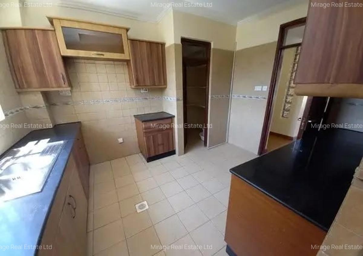 3 Bed Apartment with Swimming Pool in Riverside - 7