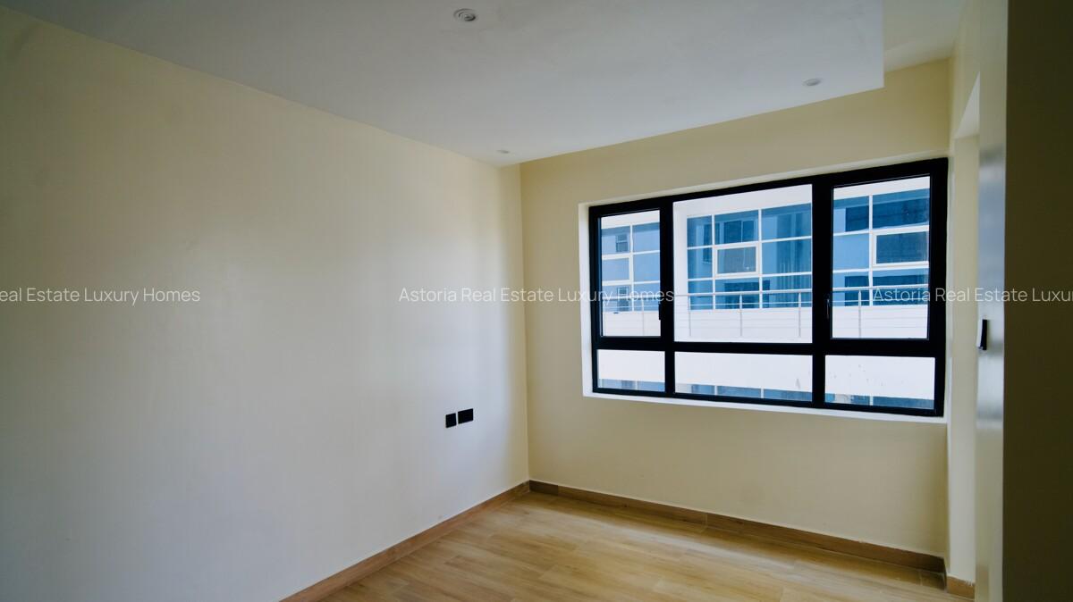 3 Bed Apartment with En Suite at 2026-429 - 16
