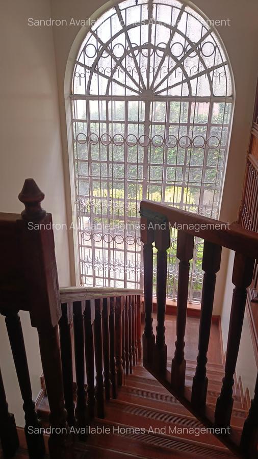 4 Bed Villa with En Suite in Kileleshwa - 11