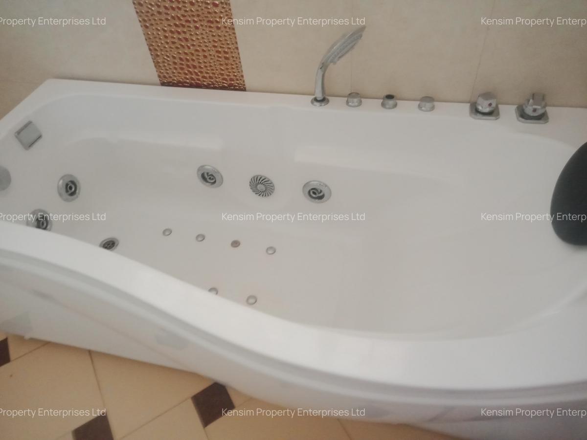 6 Bed House with En Suite in Nyari - 9