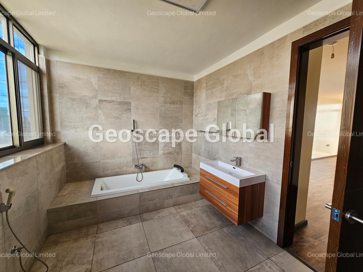 4 Bed Apartment with En Suite in General Mathenge - 6