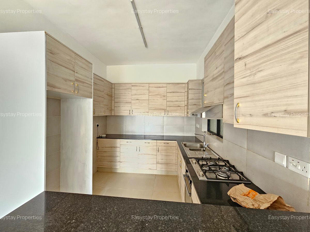 2 Bed Apartment with En Suite in Westlands Area - 11