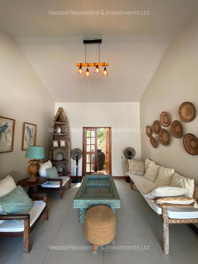 3 Bed Villa with En Suite in Bofa - 3