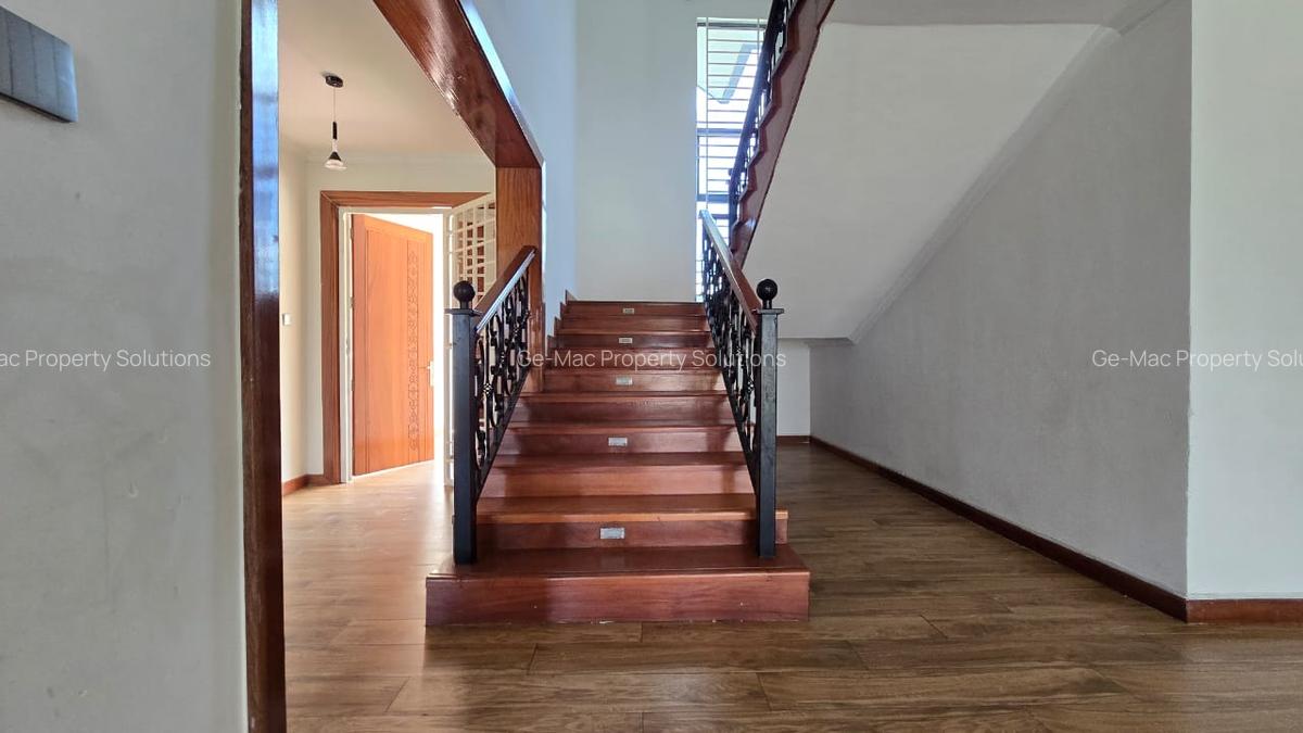 4 Bed House with En Suite in Runda - 13