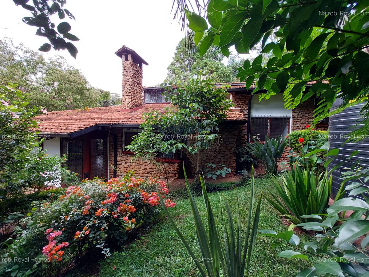 4 Bed House with En Suite at Lake View - 6