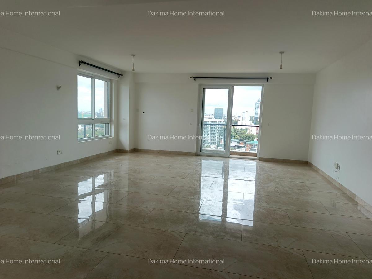 4 Bed Apartment with En Suite in Spring Valley - 6