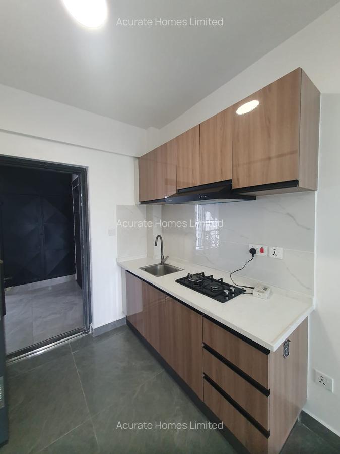 Serviced 1 Bed Apartment with En Suite at Riverside Drive - 5