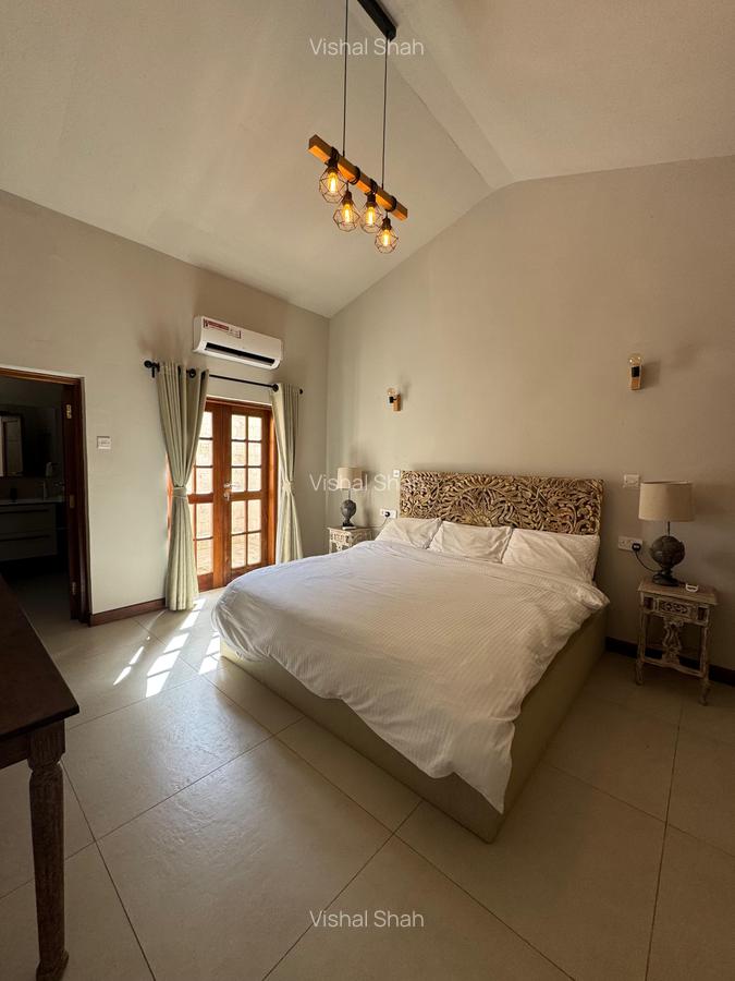 4 Bed Villa with En Suite at Bofa Road - 13
