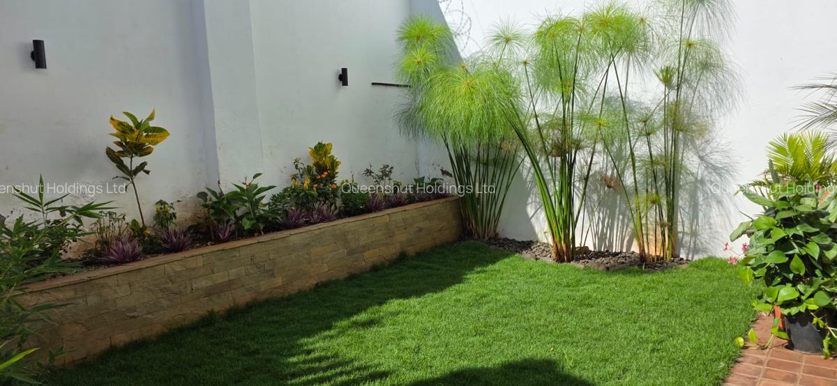 5 Bed Townhouse with En Suite in Westlands Area - 18