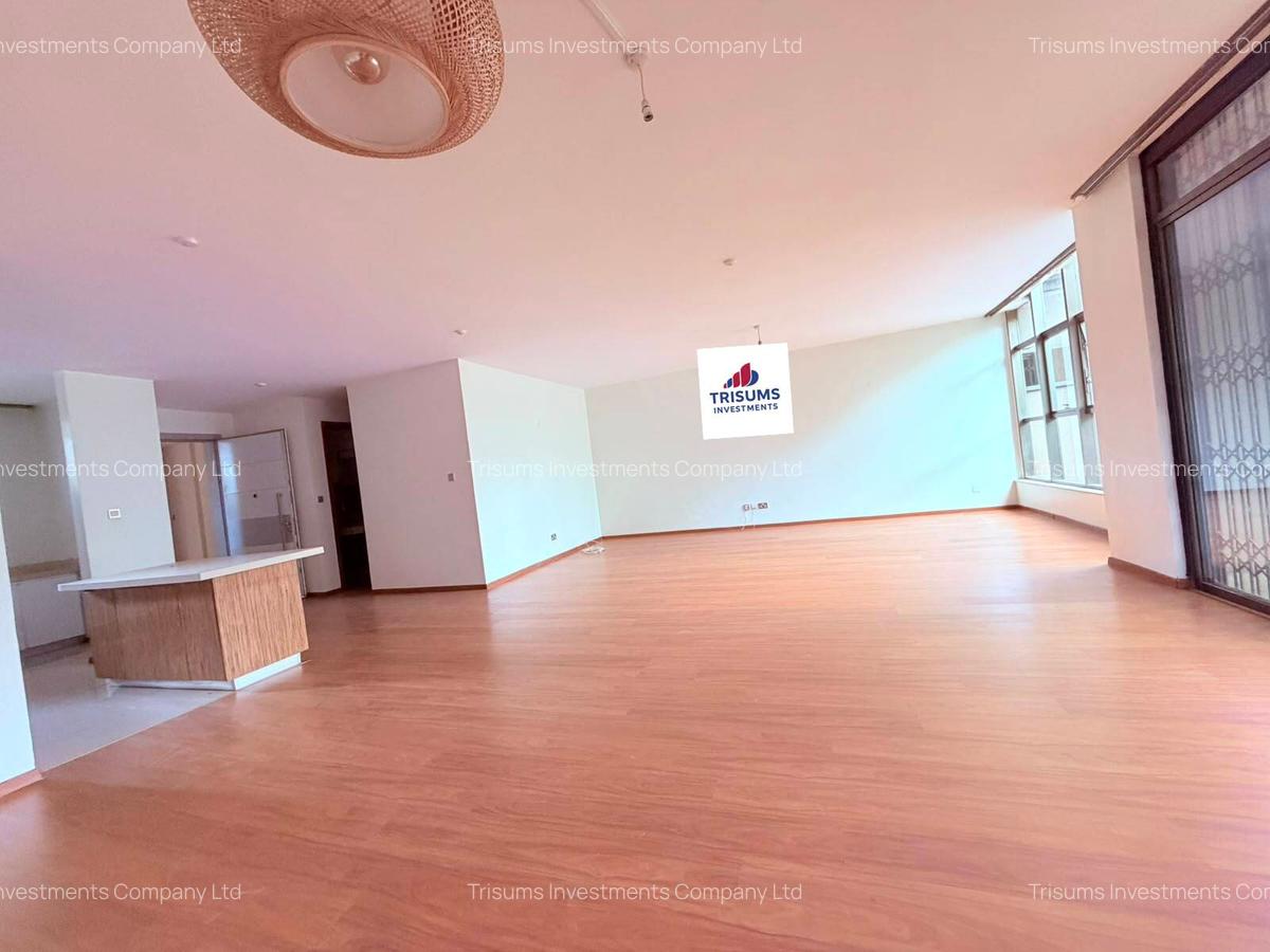 3 Bed Apartment with En Suite in Parklands - 7