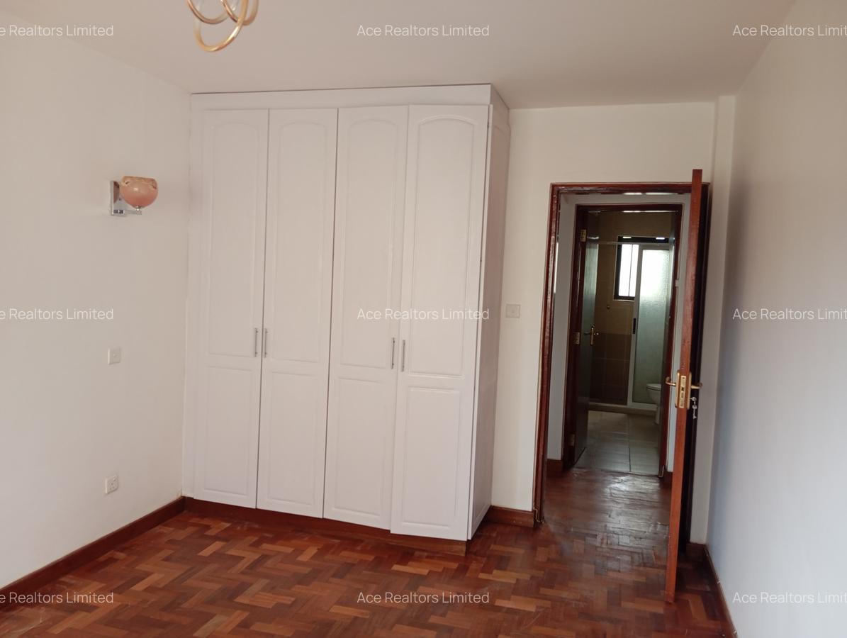 3 Bed Apartment with En Suite at Hatheru Road - 13