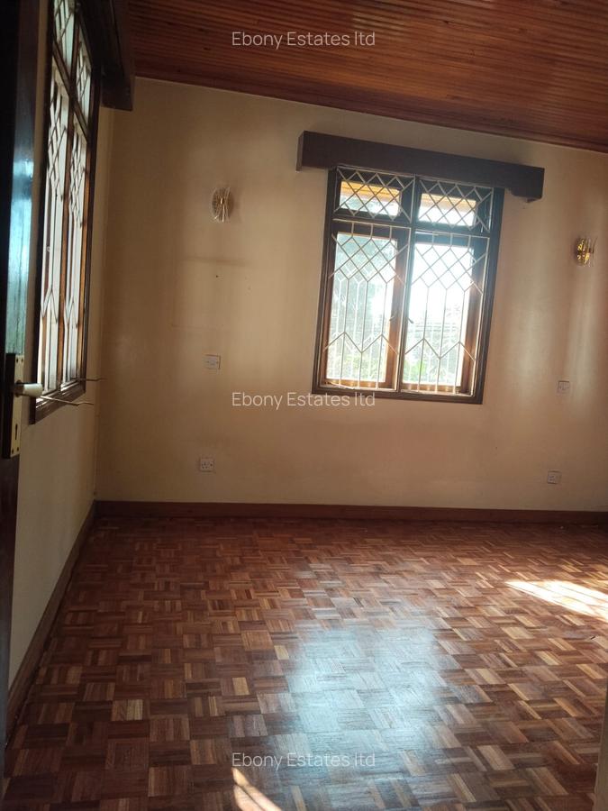 4 Bed Townhouse with En Suite in Lavington - 7