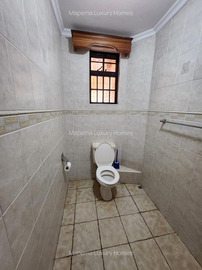 5 Bed House with En Suite at Hardy Area - 18