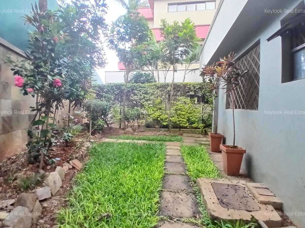 5 Bed Townhouse with En Suite at Convent Drive - 6