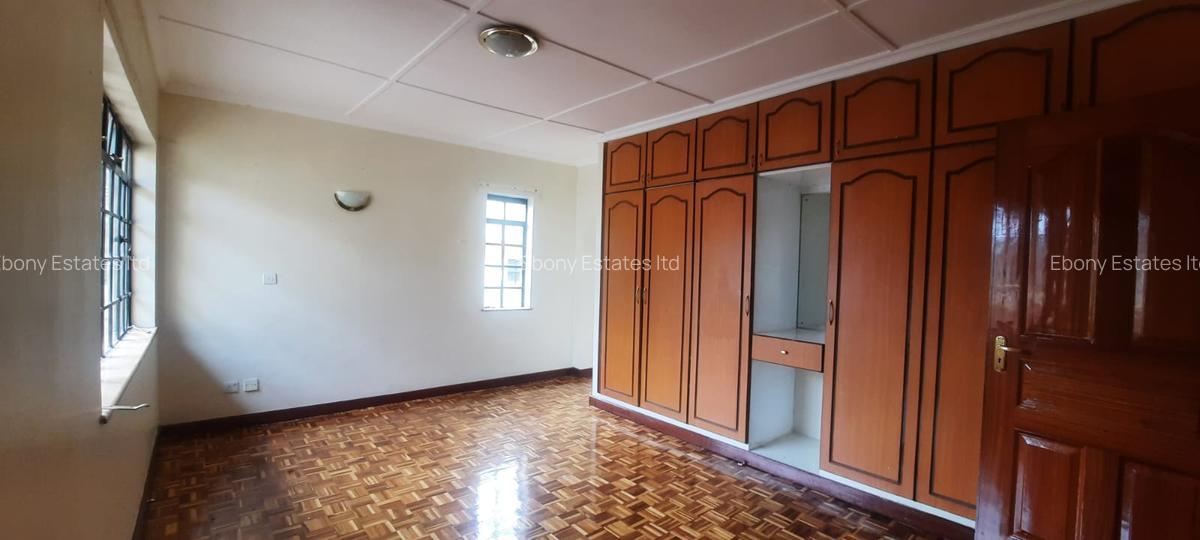 5 Bed Townhouse with En Suite in Lavington - 4