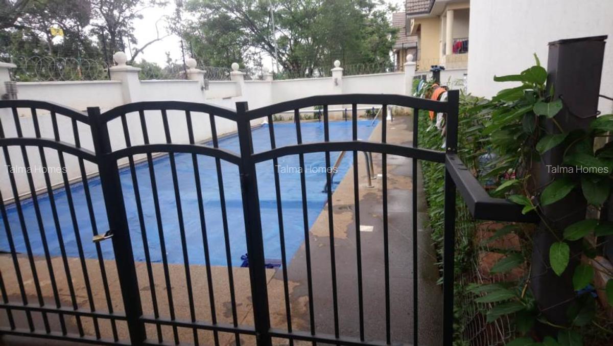 5 Bed Townhouse with En Suite at Lavington Green - 5
