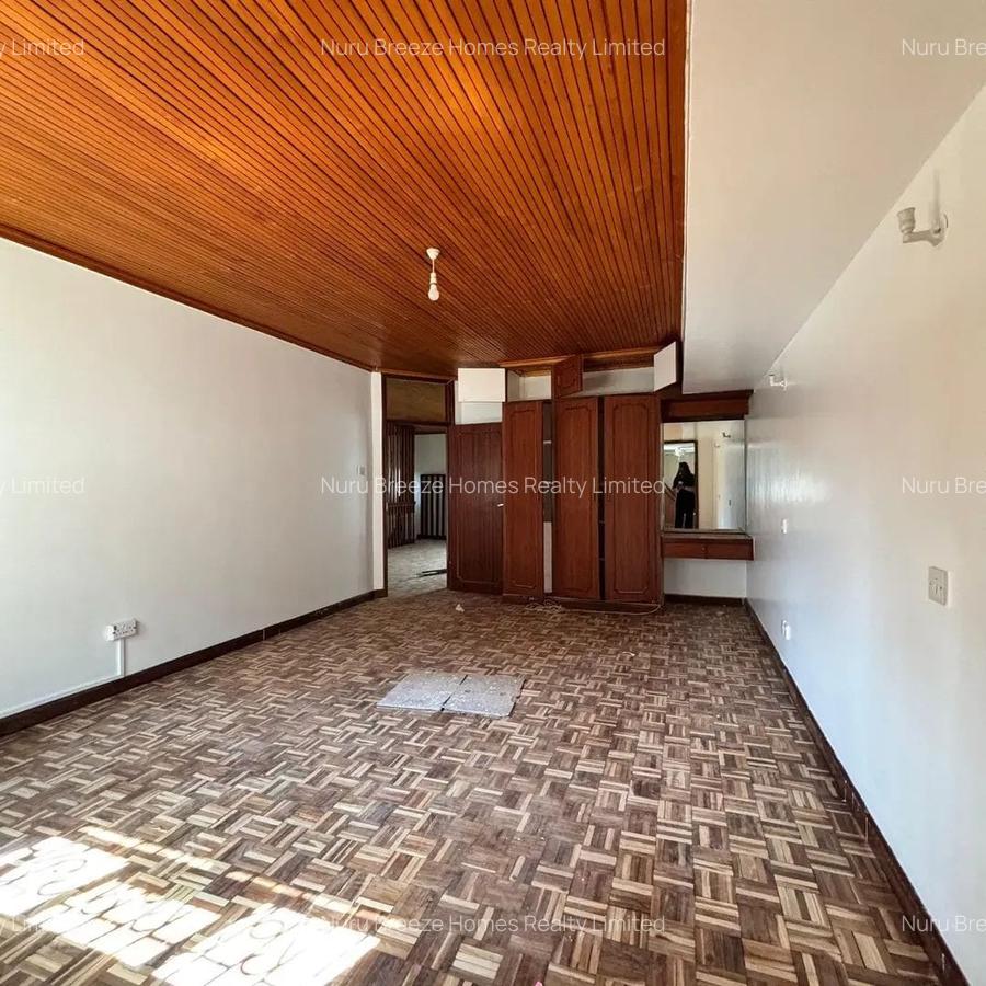 4 Bed Townhouse with En Suite in Westlands Area - 17