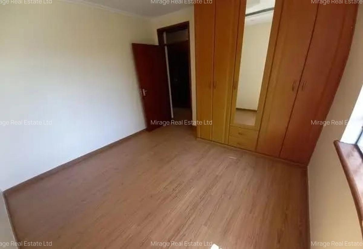 3 Bed Apartment with Swimming Pool in Riverside - 12