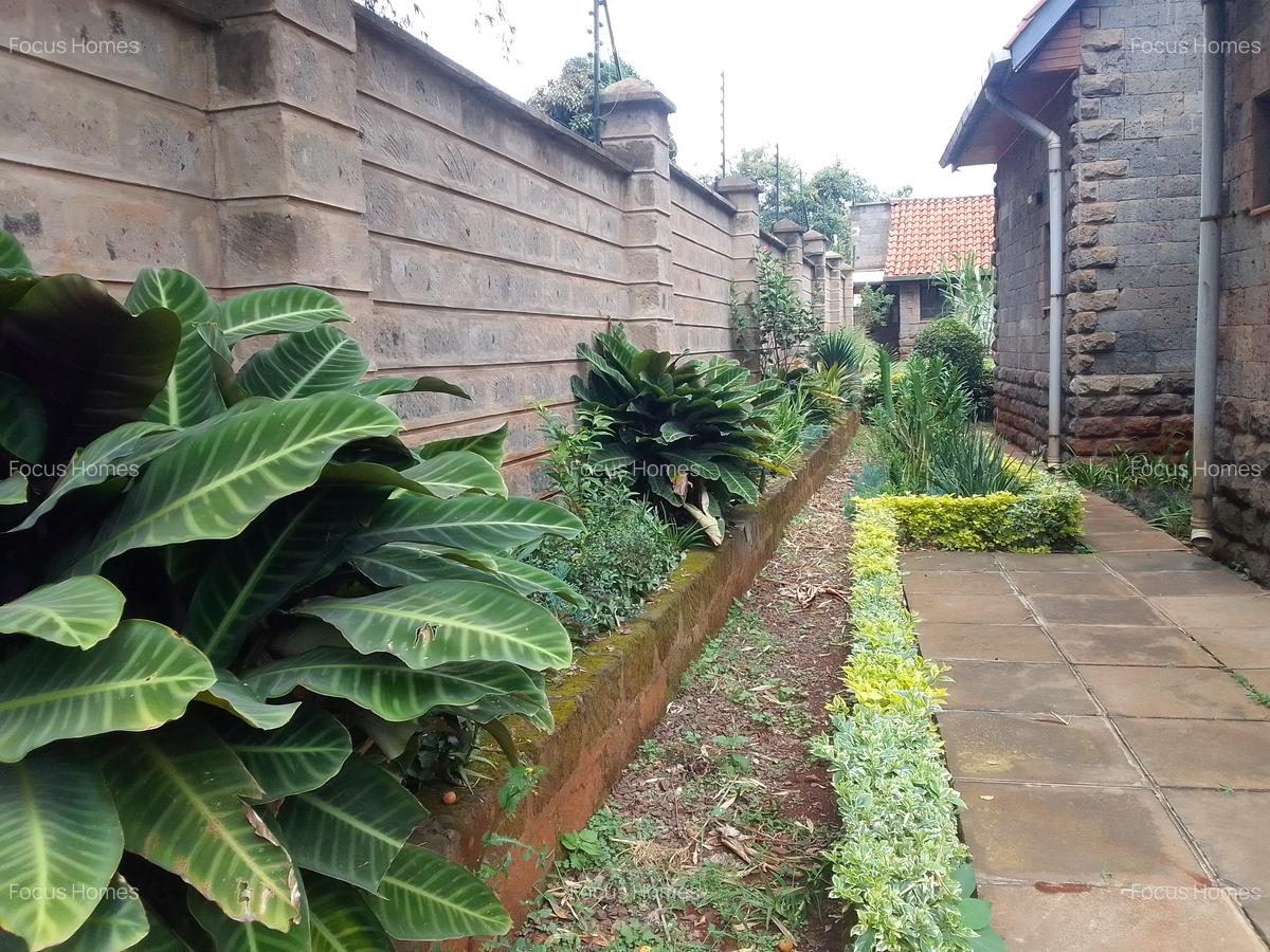 5 Bed Townhouse with En Suite in Lavington - 20