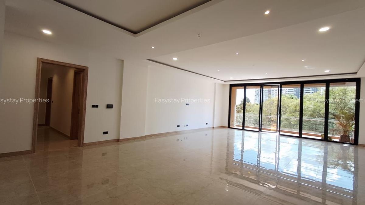 4 Bed Apartment with En Suite in Spring Valley - 1