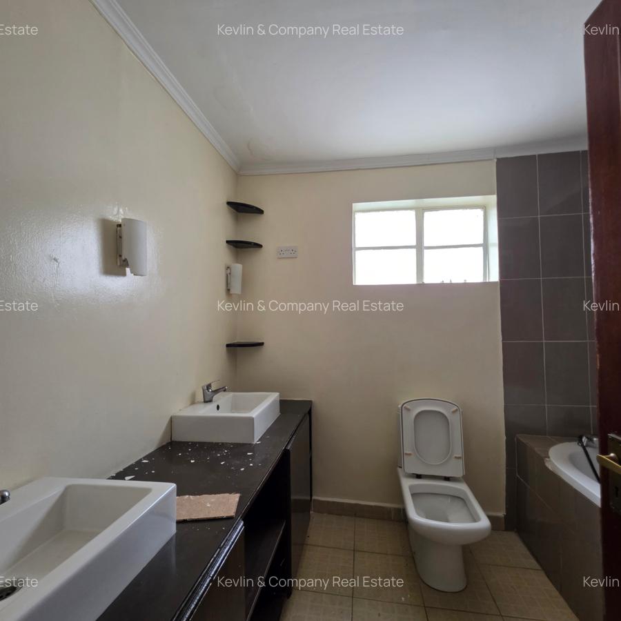 4 Bed Townhouse with En Suite in Lavington - 16