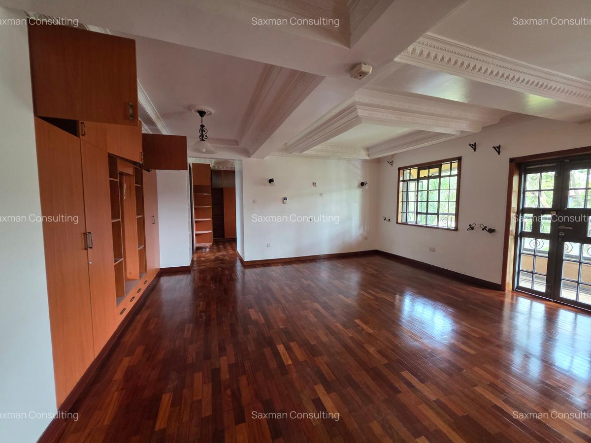 4 Bed House with En Suite in Runda - 17