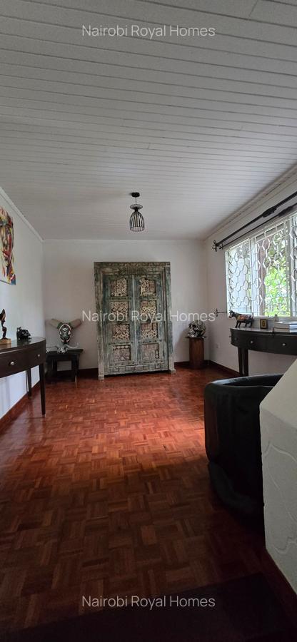 4 Bed House with En Suite at Loresho Road - 11