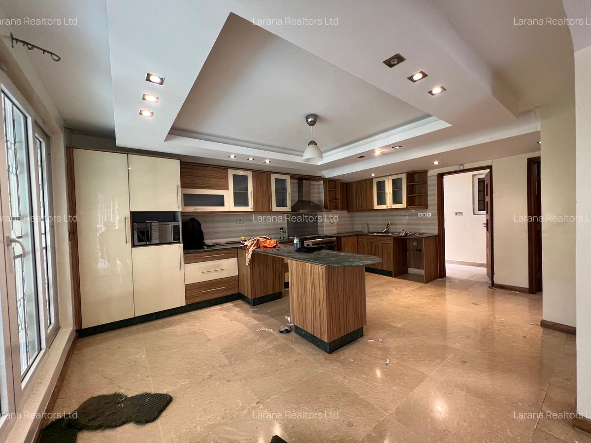5 Bed Townhouse with En Suite at Convent Dr - 4