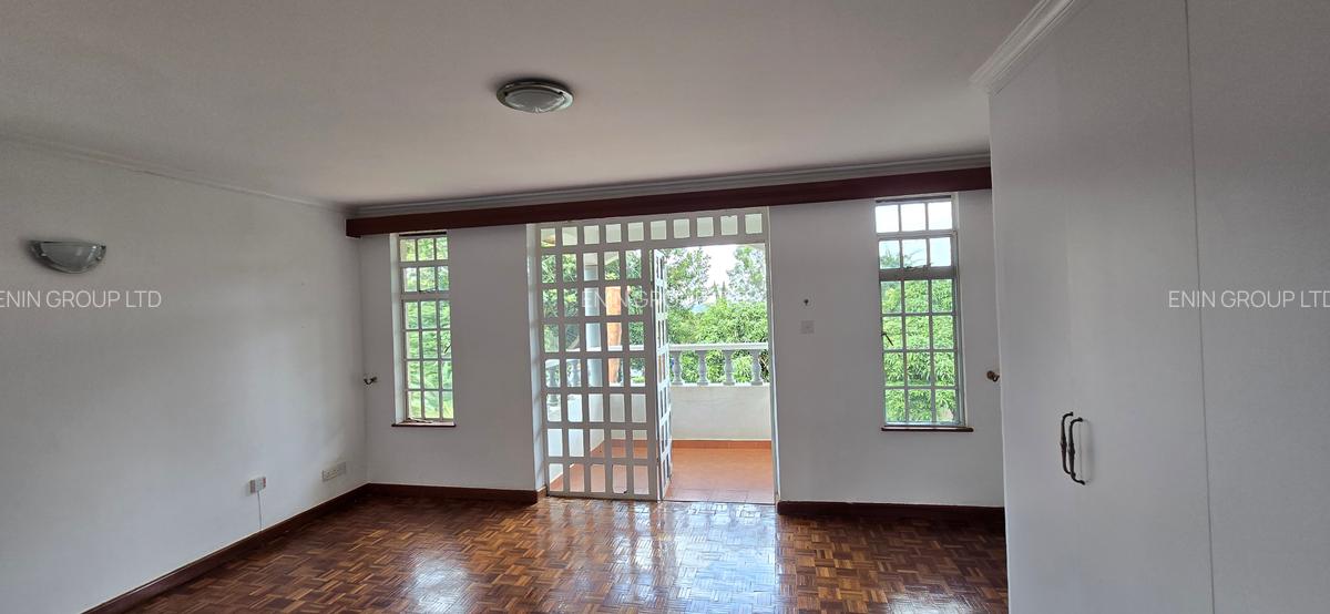 4 Bed Townhouse with En Suite at Rosslyn Garden - 10