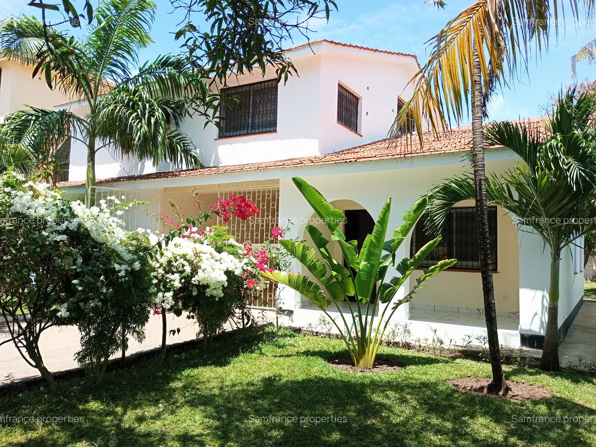 4 Bed Villa with Staff Quarters at Links Road - 1