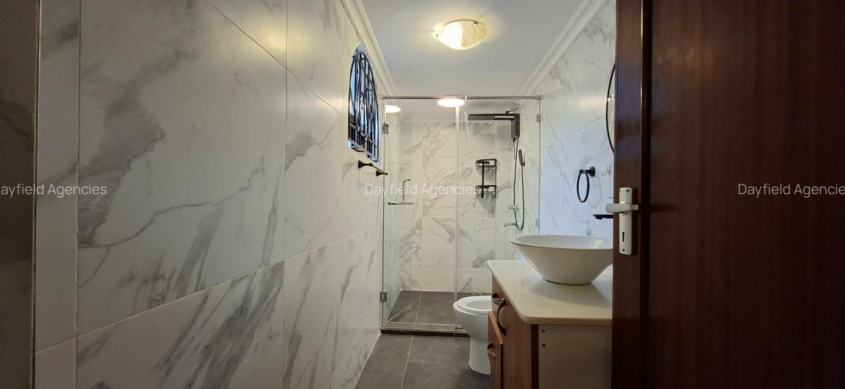 4 Bed House with En Suite at Grevillea Grove - 8