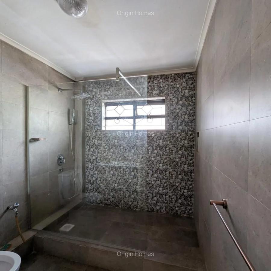 5 Bed Townhouse with En Suite at Kyuna - 12
