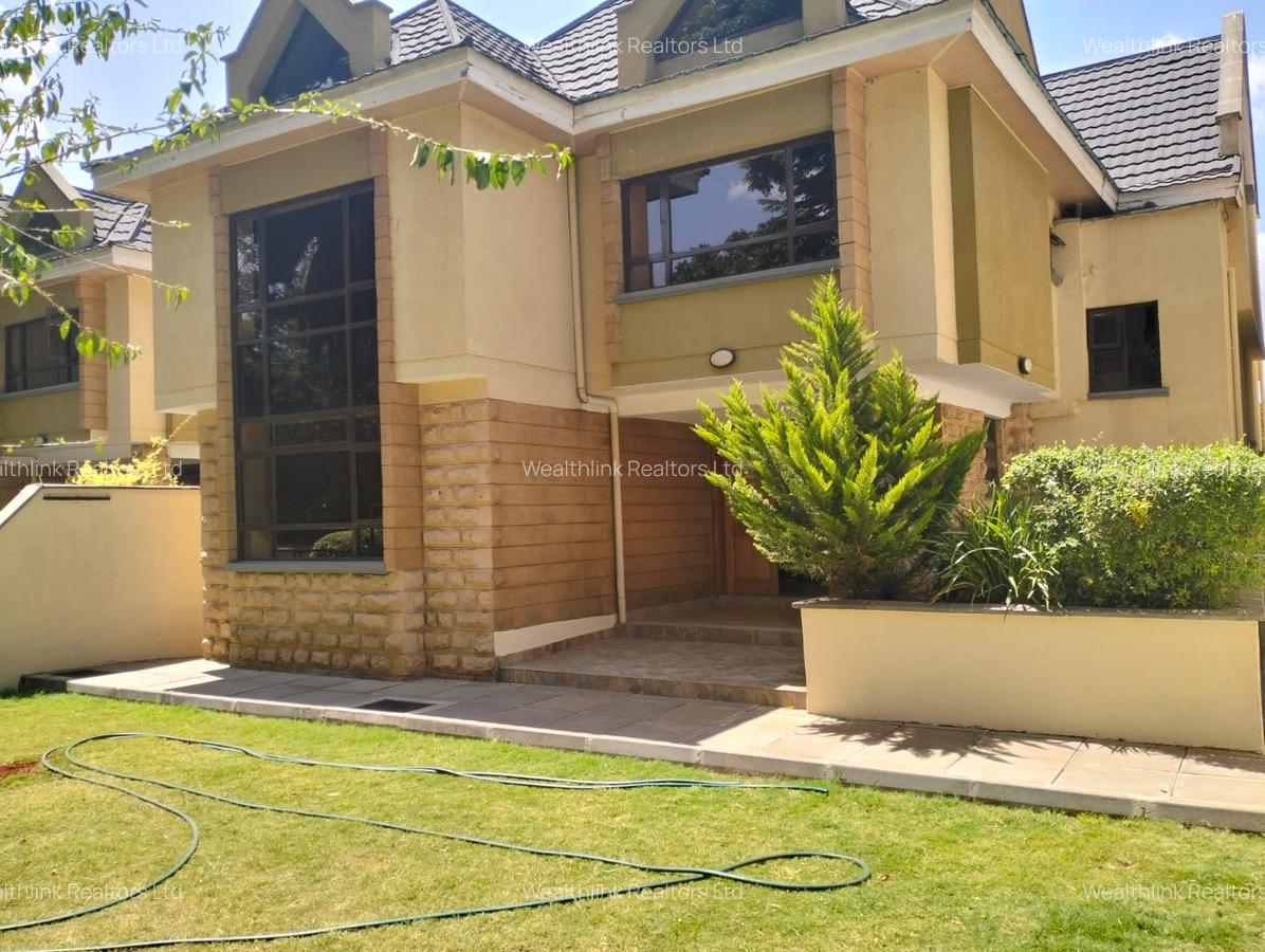 5 Bed Townhouse with En Suite at Lavington - 2