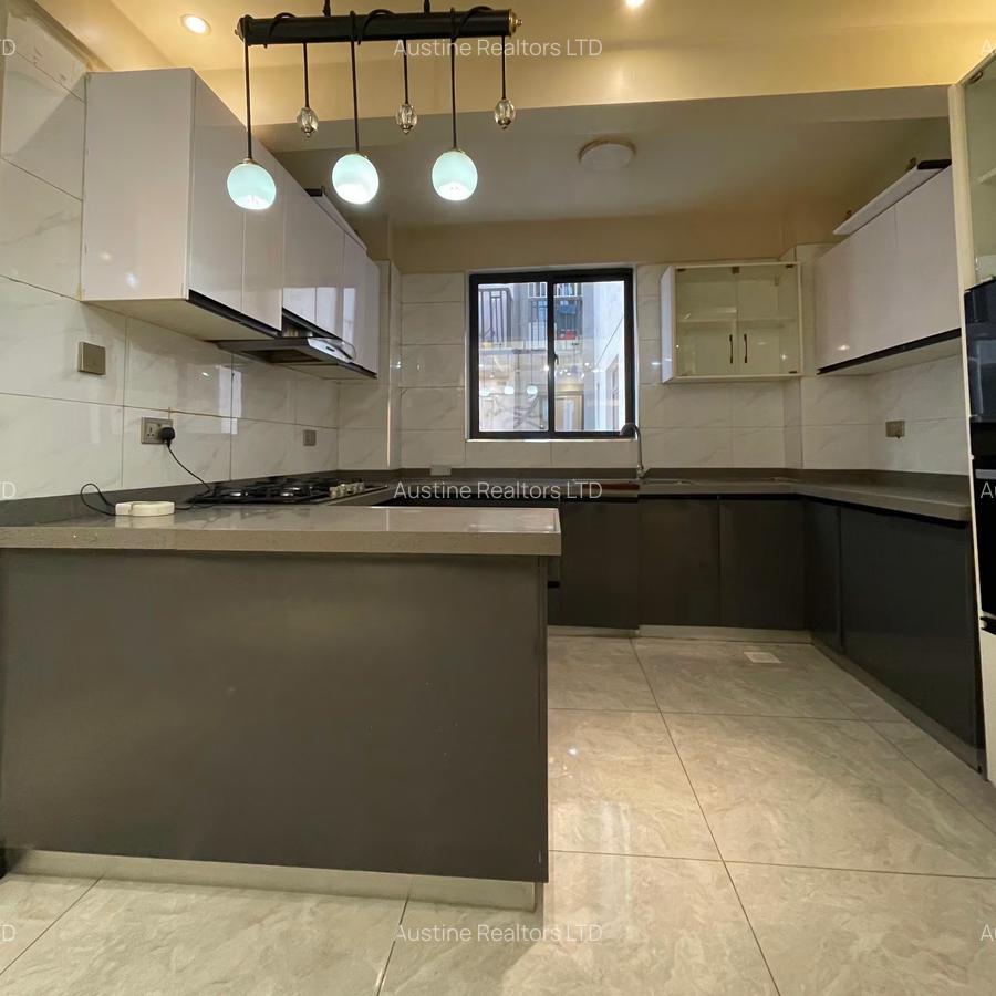 3 Bed Apartment with En Suite at Othaya Road - 4