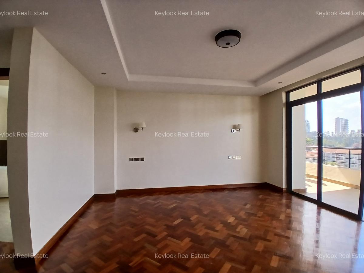 3 Bed Apartment with En Suite at Riverside Drive - 13