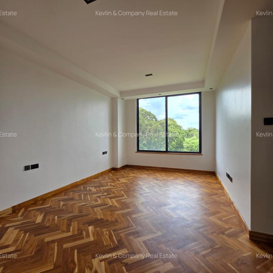 4 Bed Apartment with En Suite in Spring Valley - 13