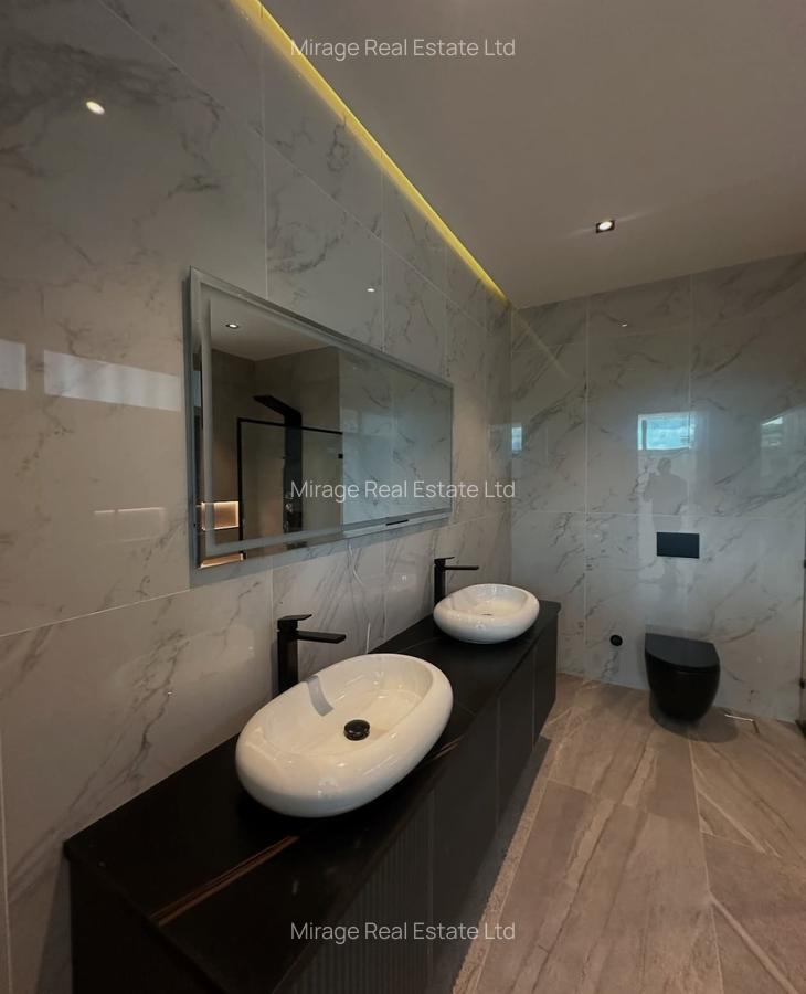 5 Bed Villa with En Suite in Lavington - 14