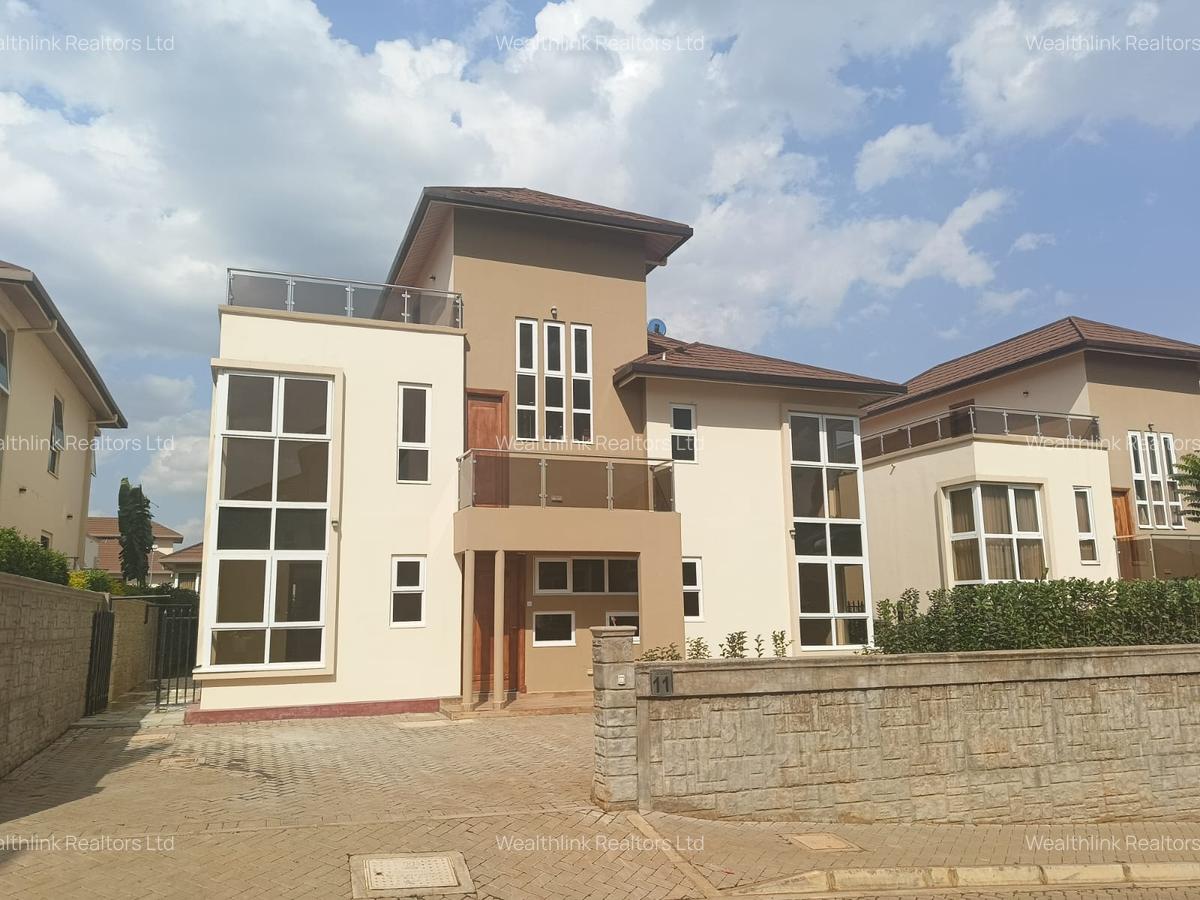 4 Bed Townhouse with En Suite at Iguta Paradise - 5