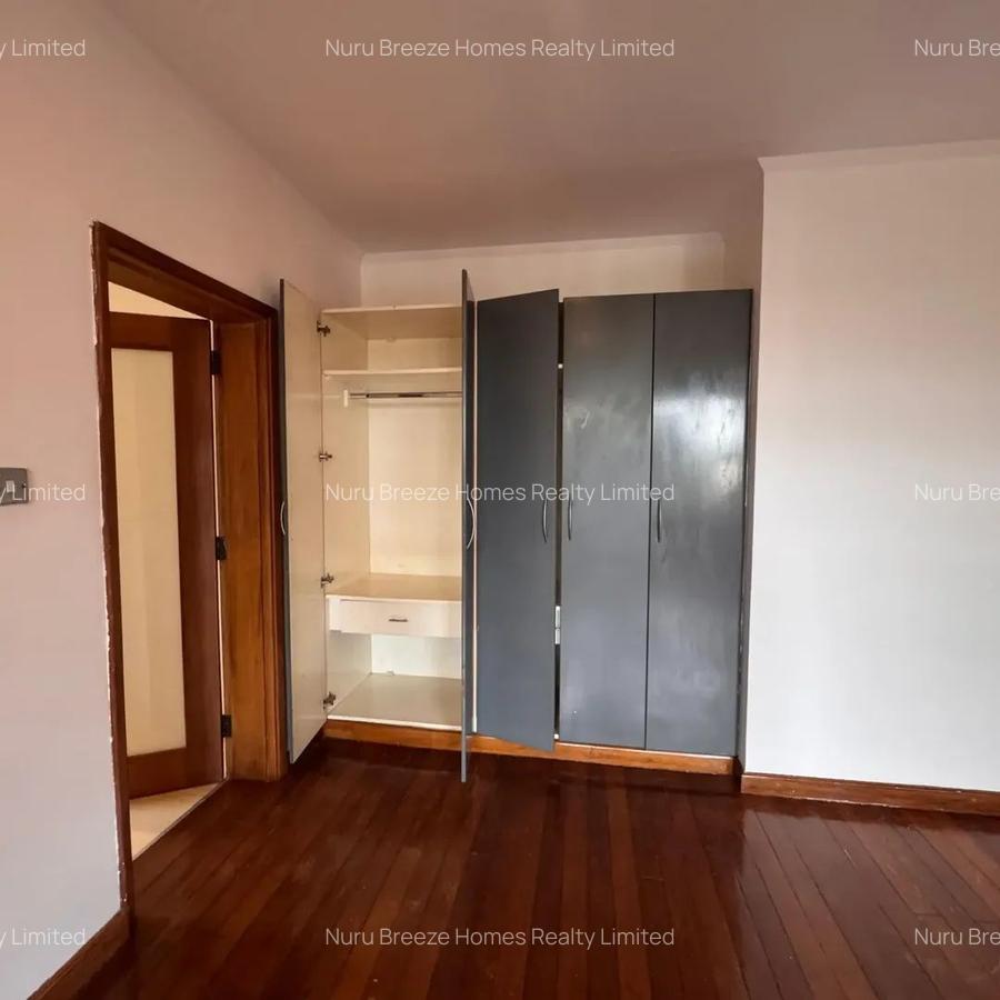 4 Bed House with En Suite in Runda - 10