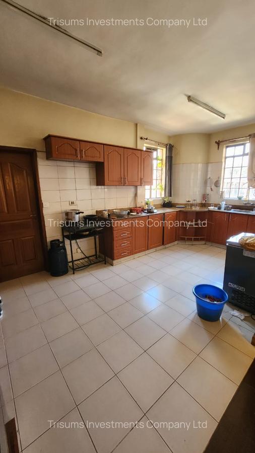 3 Bed Apartment with En Suite in Parklands - 3