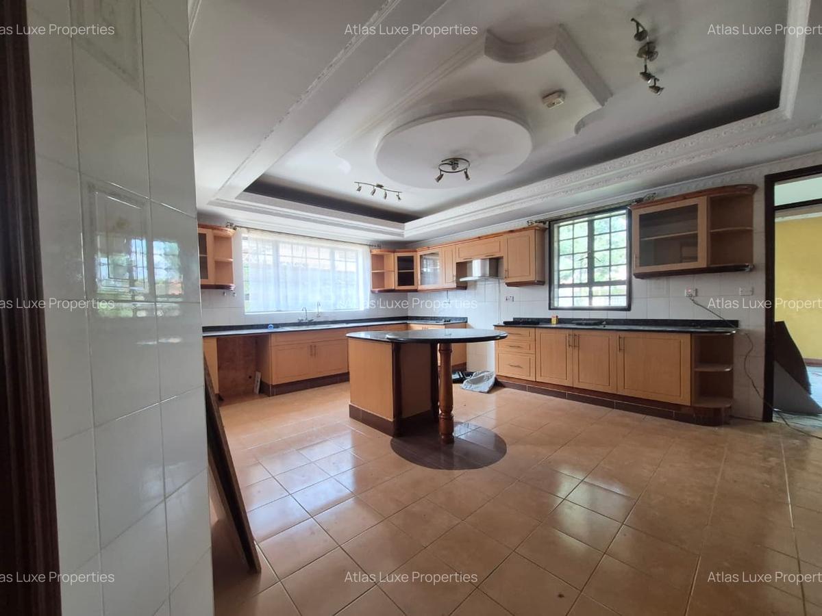 4 Bed House with En Suite at Old Runda - 3