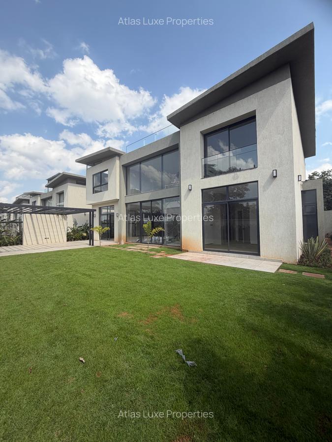 5 Bed Townhouse with En Suite at Old Runda - 1
