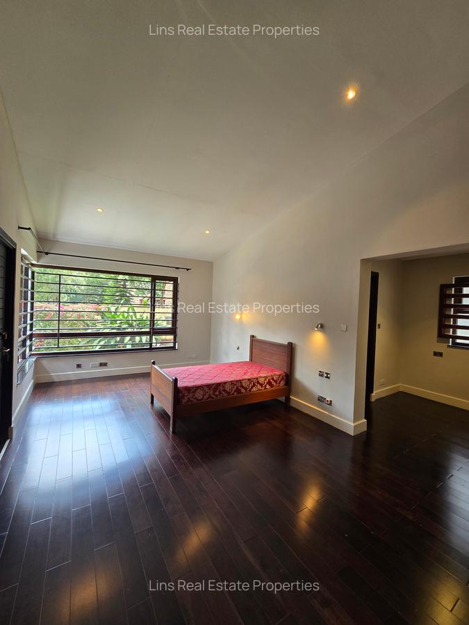 3 Bed Townhouse with En Suite in Spring Valley - 13