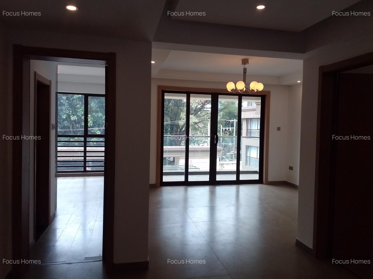 2 Bed Apartment with En Suite in Riverside - 17