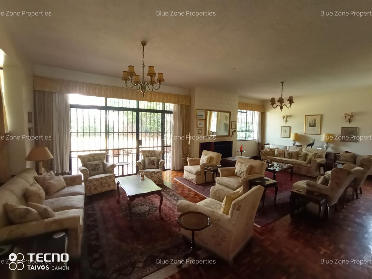 5 Bed House with En Suite at Off Un Avenue - 6